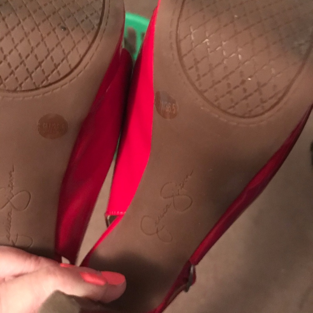 Red Jessica Simpson heels - Picture 2 of 6
